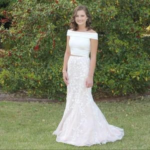 Spring 2018 Size 2 Sherri Hill for sale!!